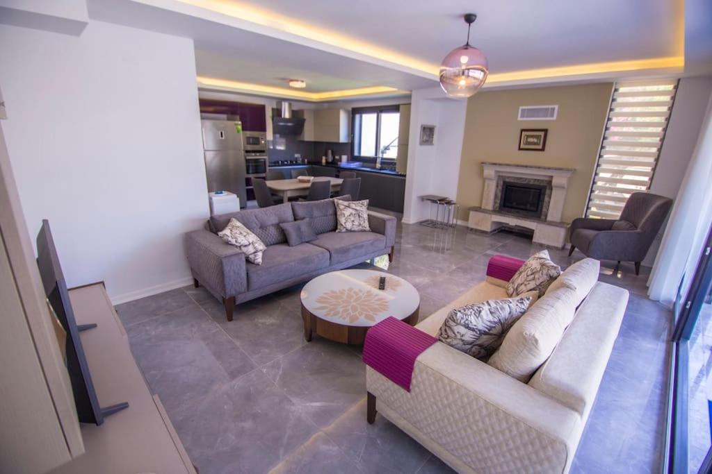 Villa Sea Front With Panoramic View C Blok